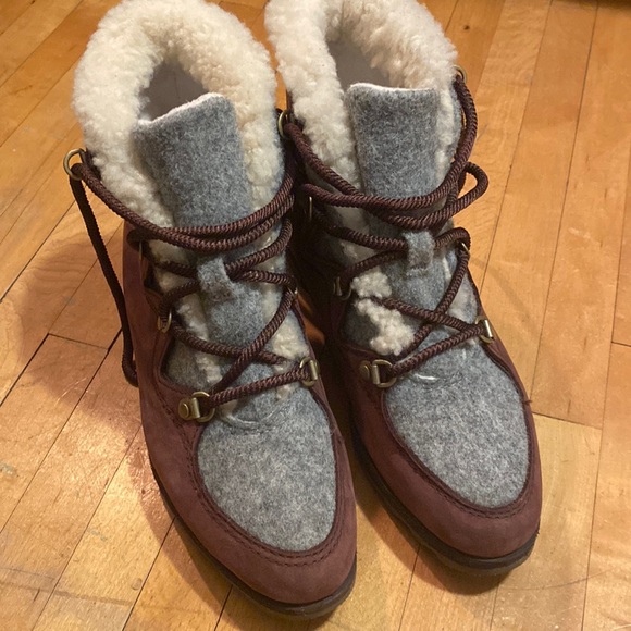 Sorel Boots - Picture 1 of 3